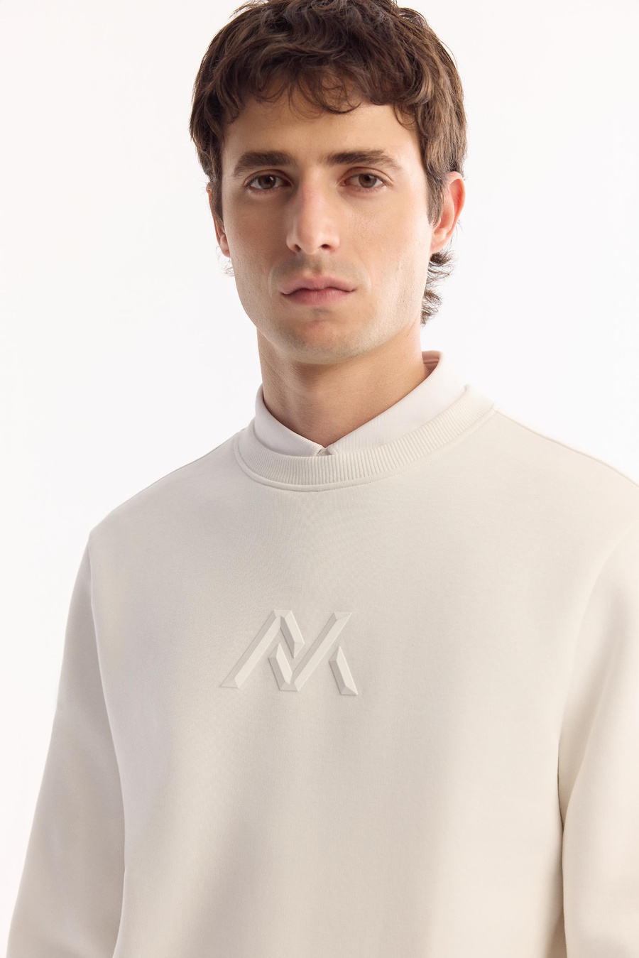 Beyaz Bisiklet Yaka Piramit Baskılı 3 İplik Şardonlu Sweatshirt