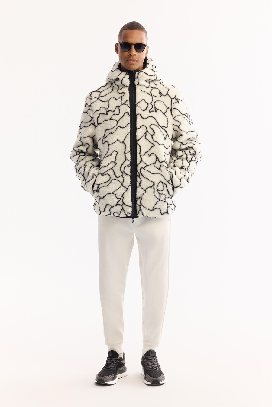 Beyaz Çift Taraflı Kapüşonlu Peluş Mont