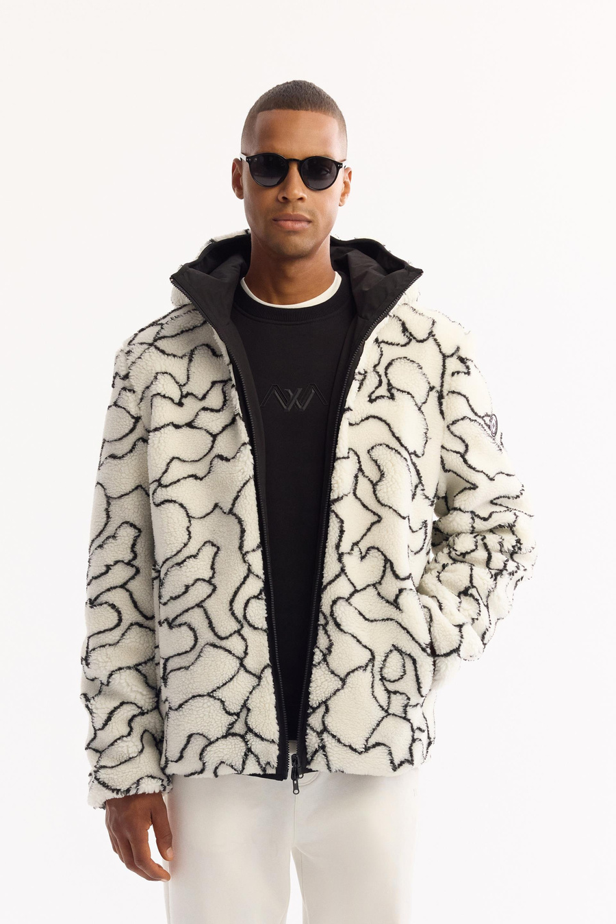 Beyaz Çift Taraflı Kapüşonlu Peluş Mont