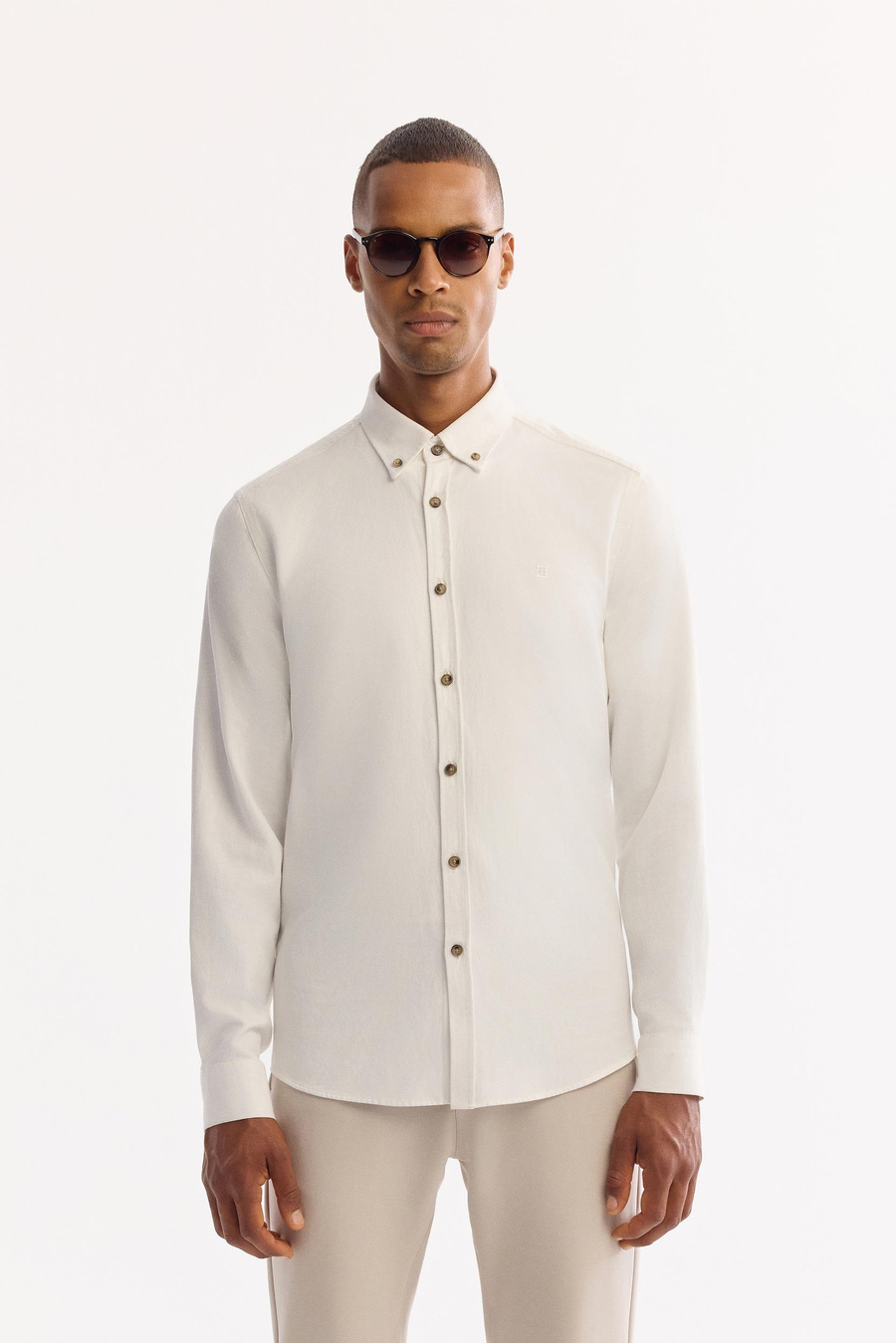 Beyaz Düğmeli Yaka Diagonel Pamuklu Gömlek