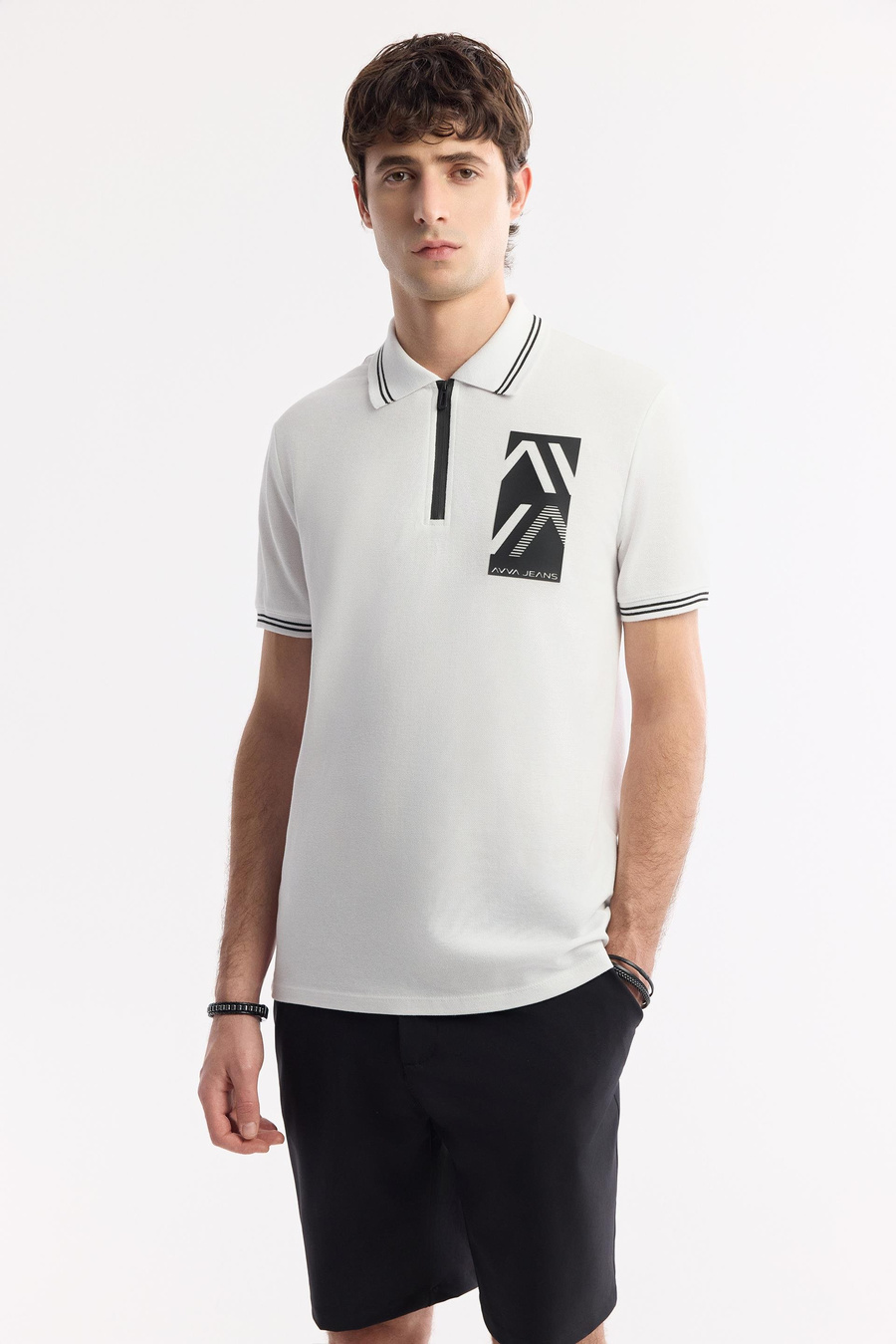 Beyaz Fermuarlı Polo Yaka Önü Enjeksiyon Baskılı T-Shirt