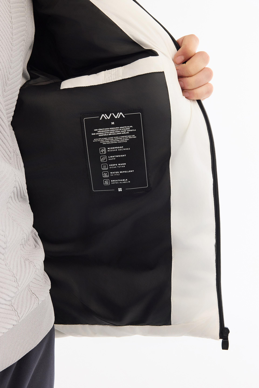 Beyaz Kapüşonlu Yaka Elyaf Dolgulu Mont