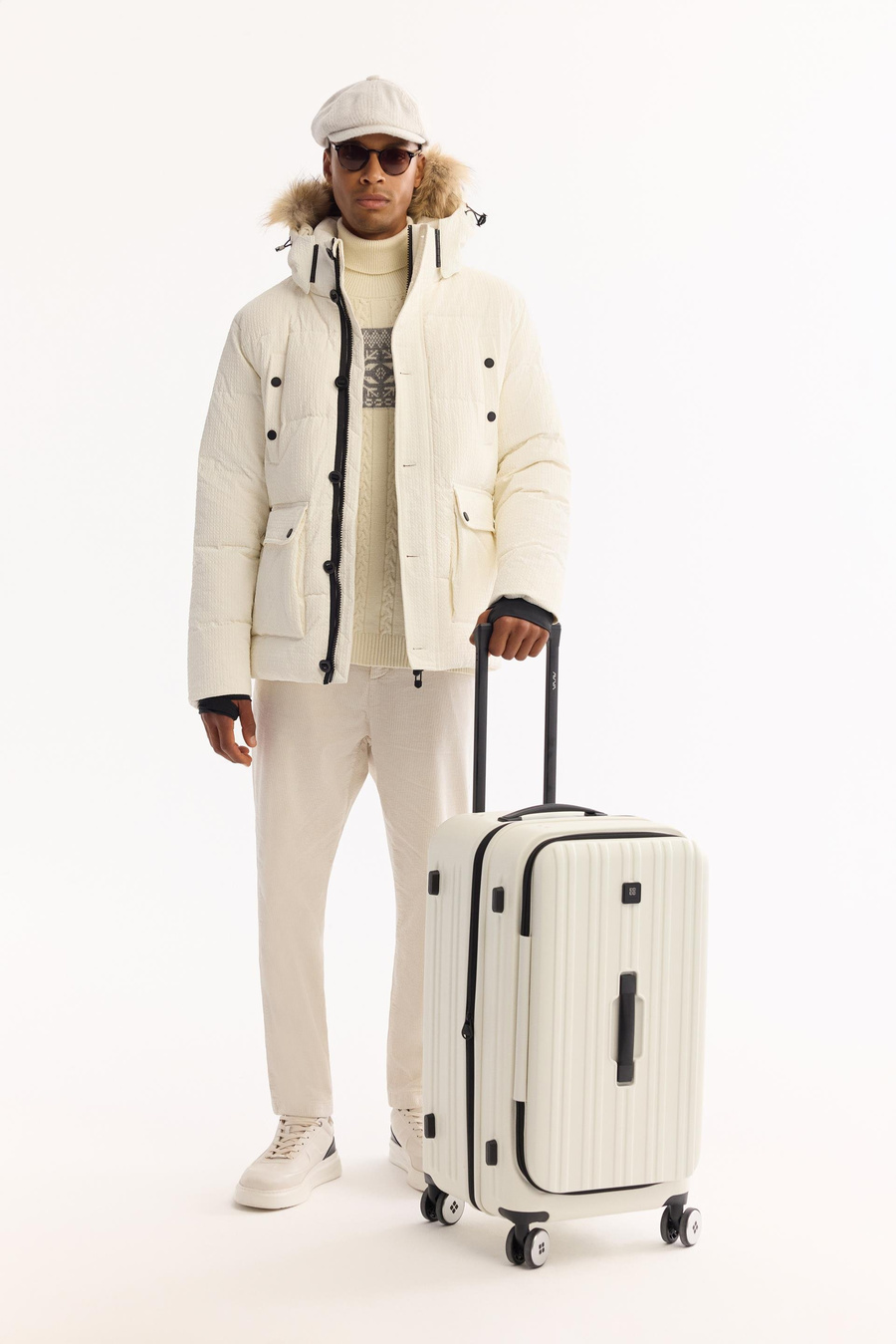 Beyaz Kaz Tüyü Yakası 100% Rakun Kürklü Kapüşonlu Mont