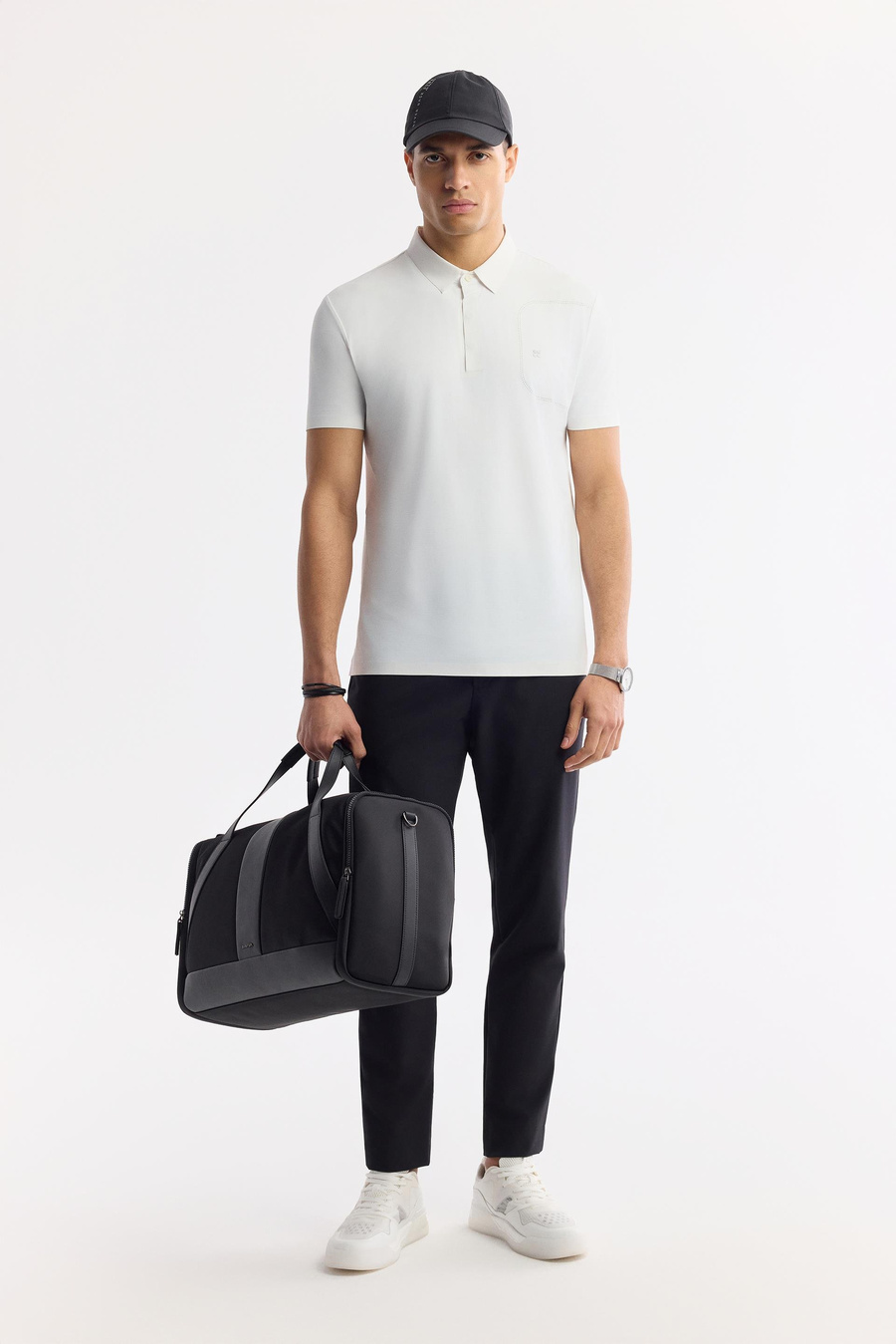 Beyaz Kırılmaz Polo Yaka Magnet Düğme Teknik Kumaş T-Shirt