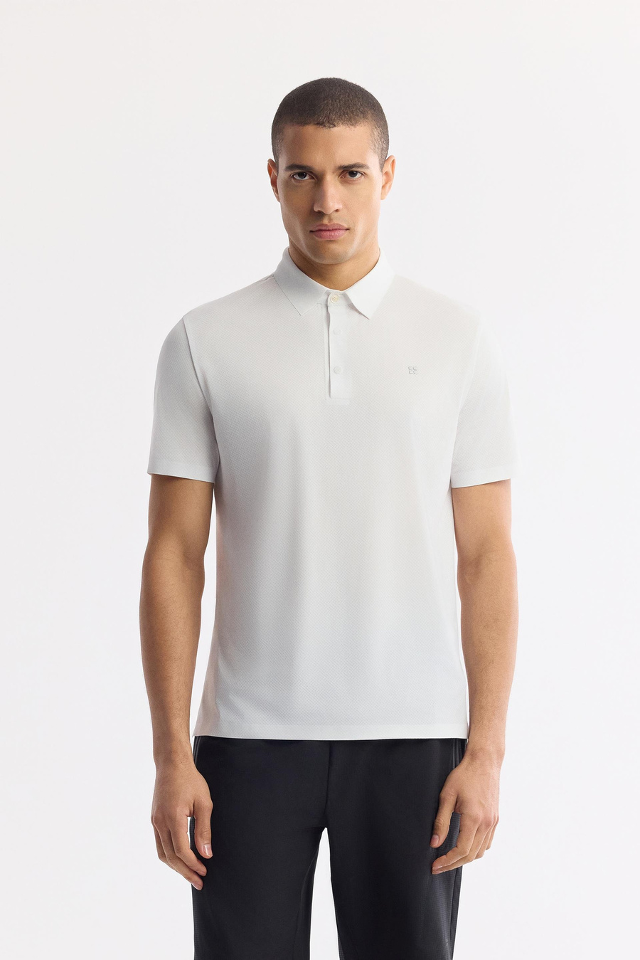 Beyaz Kırılmaz Polo Yaka Magnet Düğme Teknik Kumaş T-Shirt