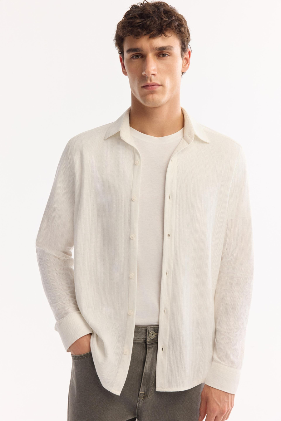 Beyaz Köşeli Yaka Regular Fit Uzun Kollu Gömlek