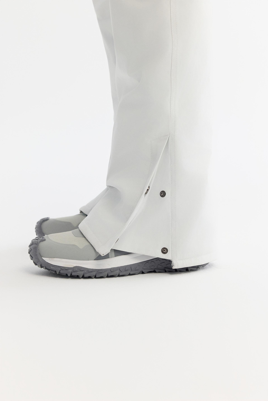 Beyaz Su İtici Rüzgar Geçirmez Düz Paçası Çıtçıtlı Beli Ayarlanabilir Kayak Pantolonu