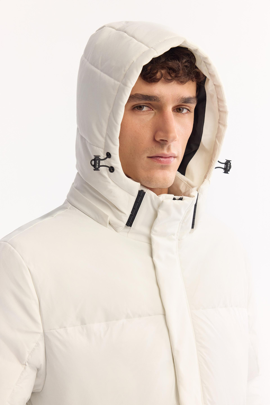 Beyaz Takma Çıkma Kapüşonlu Elyaf  Mont