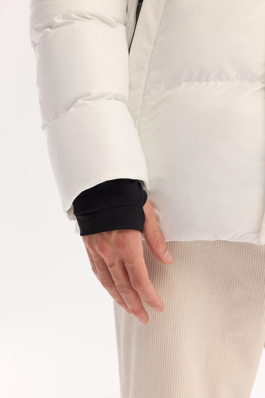 Beyaz Takma Çıkma Kapüşonlu Elyaf  Mont