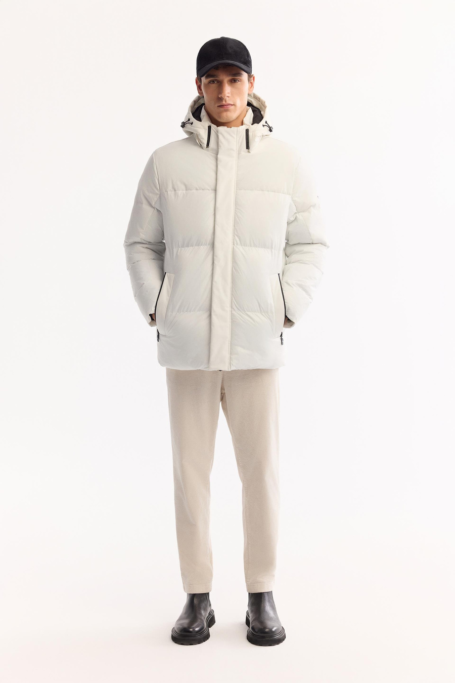 Beyaz Takma Çıkma Kapüşonlu Elyaf  Mont