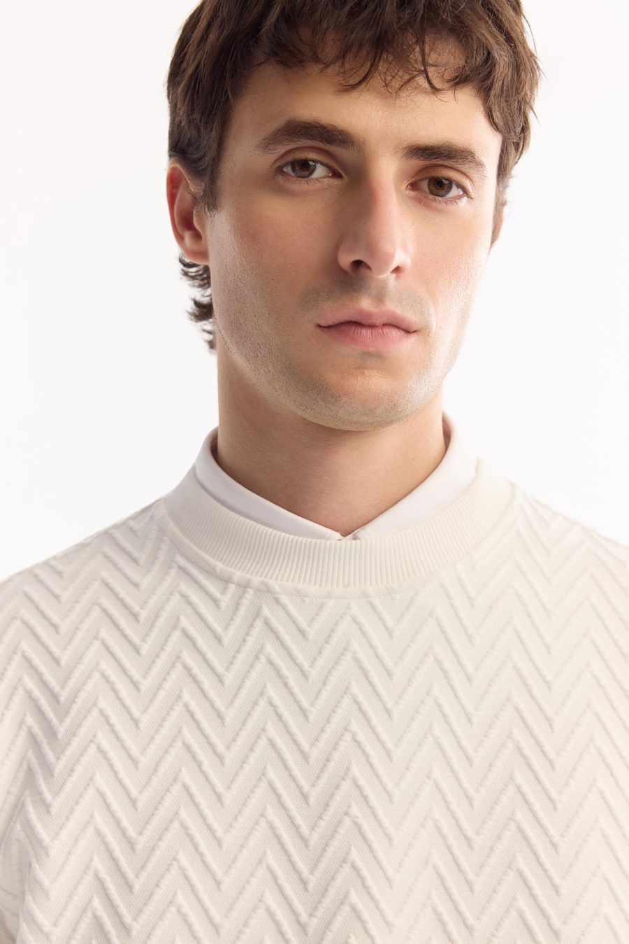 Ekru Bisiklet Yaka Çizgili Jakarlı Sweatshirt