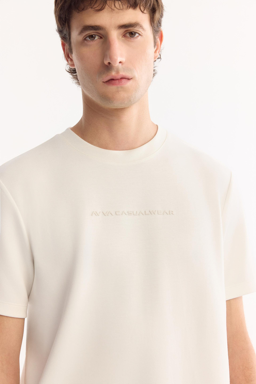 Ekru Bisiklet Yaka Gofre Baskılı İnterlok T-Shirt