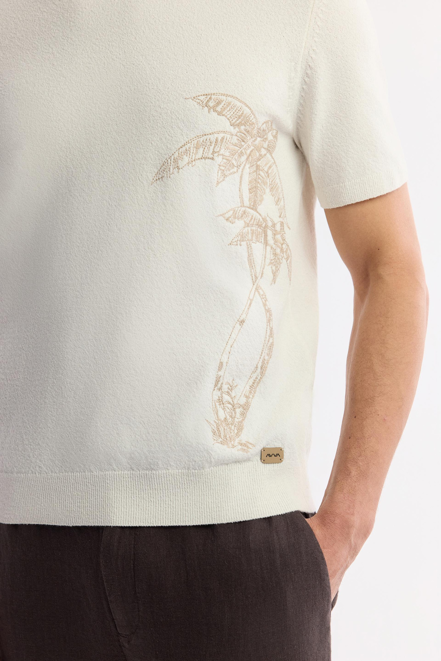 Ekru Bisiklet Yaka  Palmiye Ağaç Nakışlı Buklet İplik Triko T-shirt