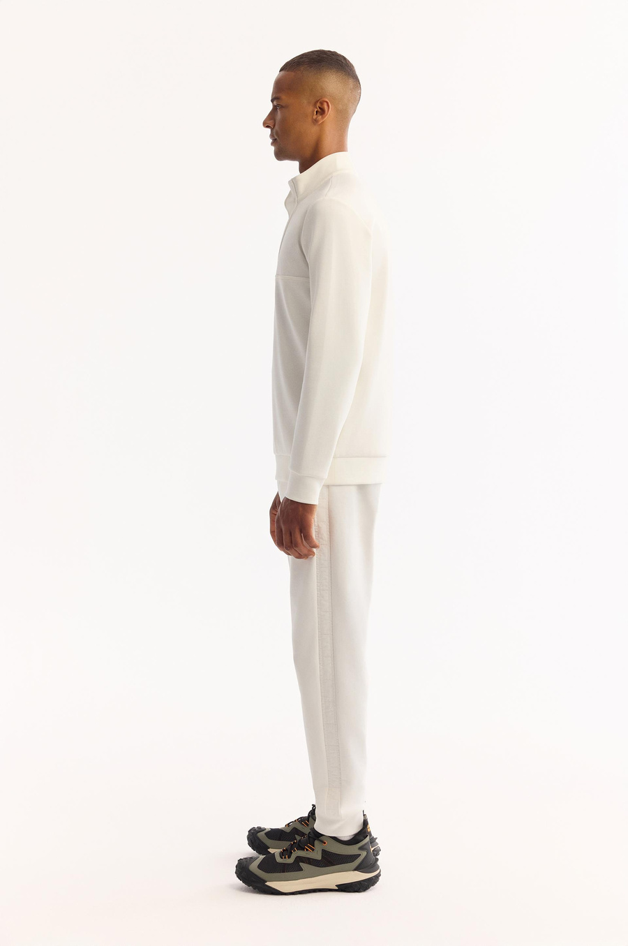 Ekru Dik Yaka  Fermuarlı Gizli Pat  İnterlok Sweatshirt