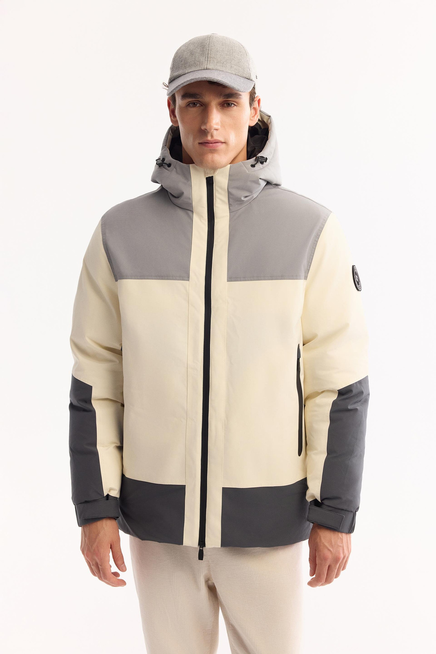 Ekru-Gri Kapüşonlu Mont