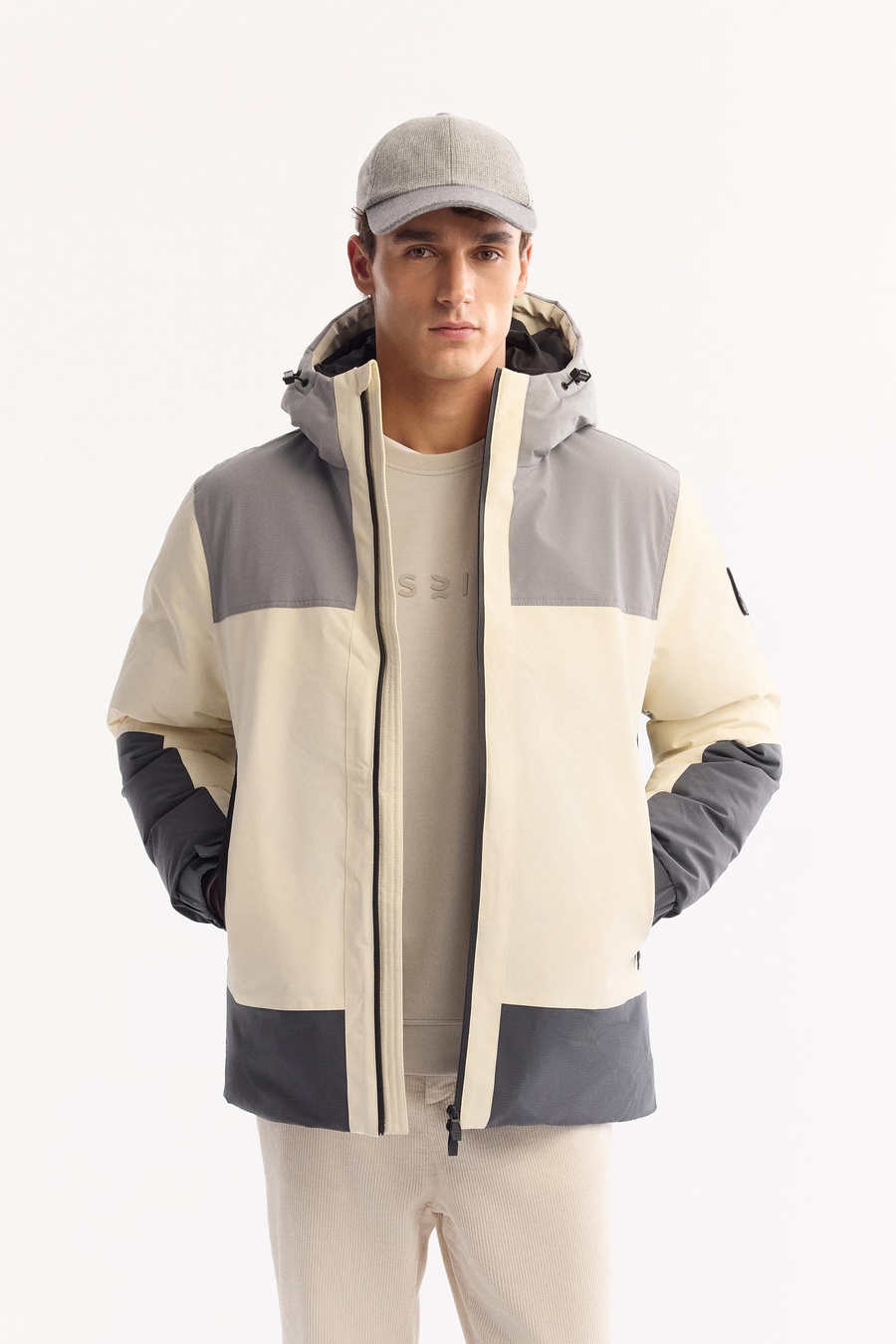 Ekru-Gri Kapüşonlu Mont