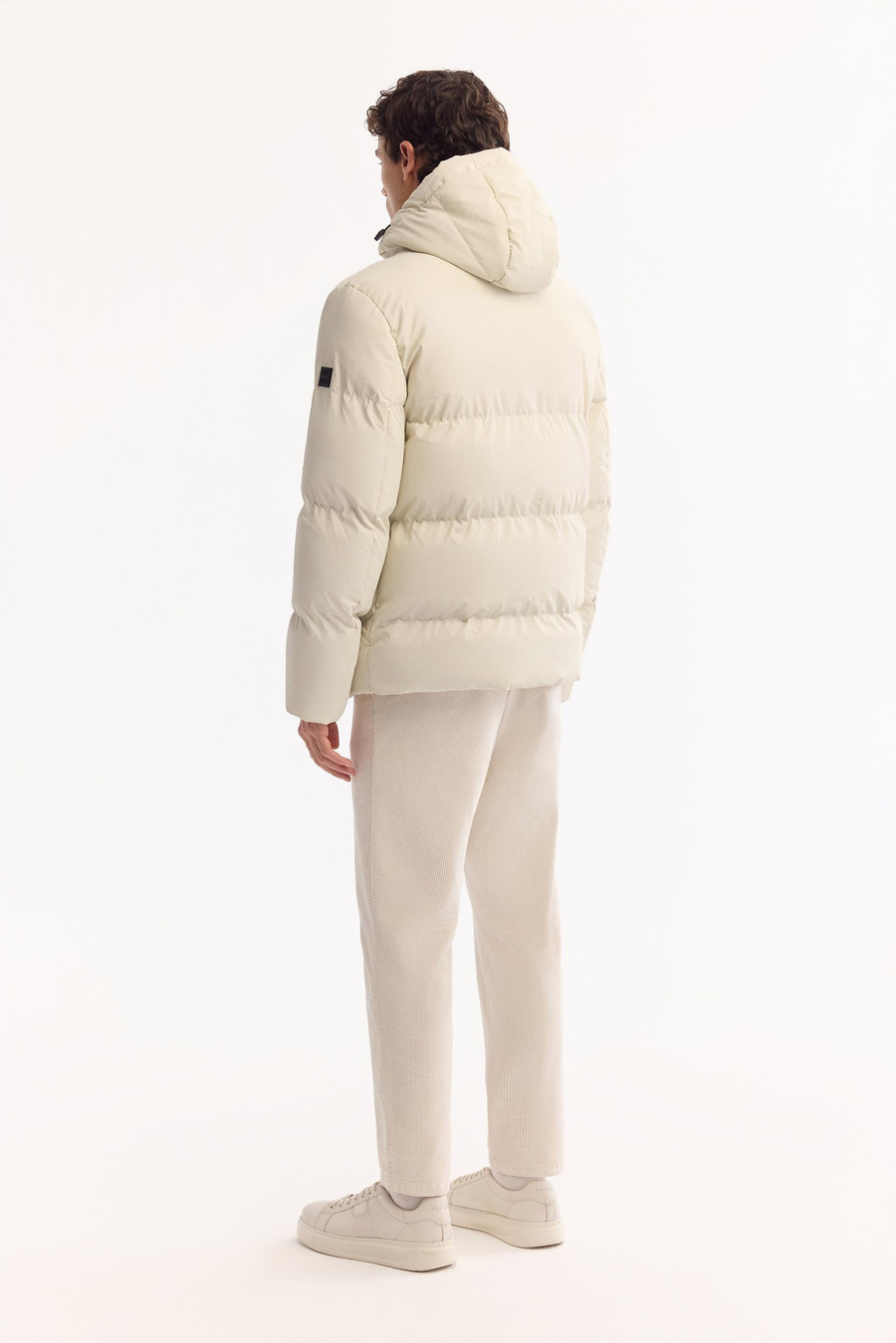 Ekru Kapitone Detaylı Kadife Elyaf Dolum Mont