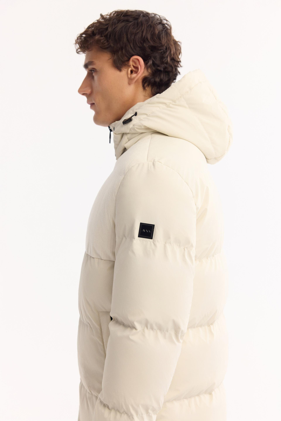 Ekru Kapitone Detaylı Kadife Elyaf Dolum Mont