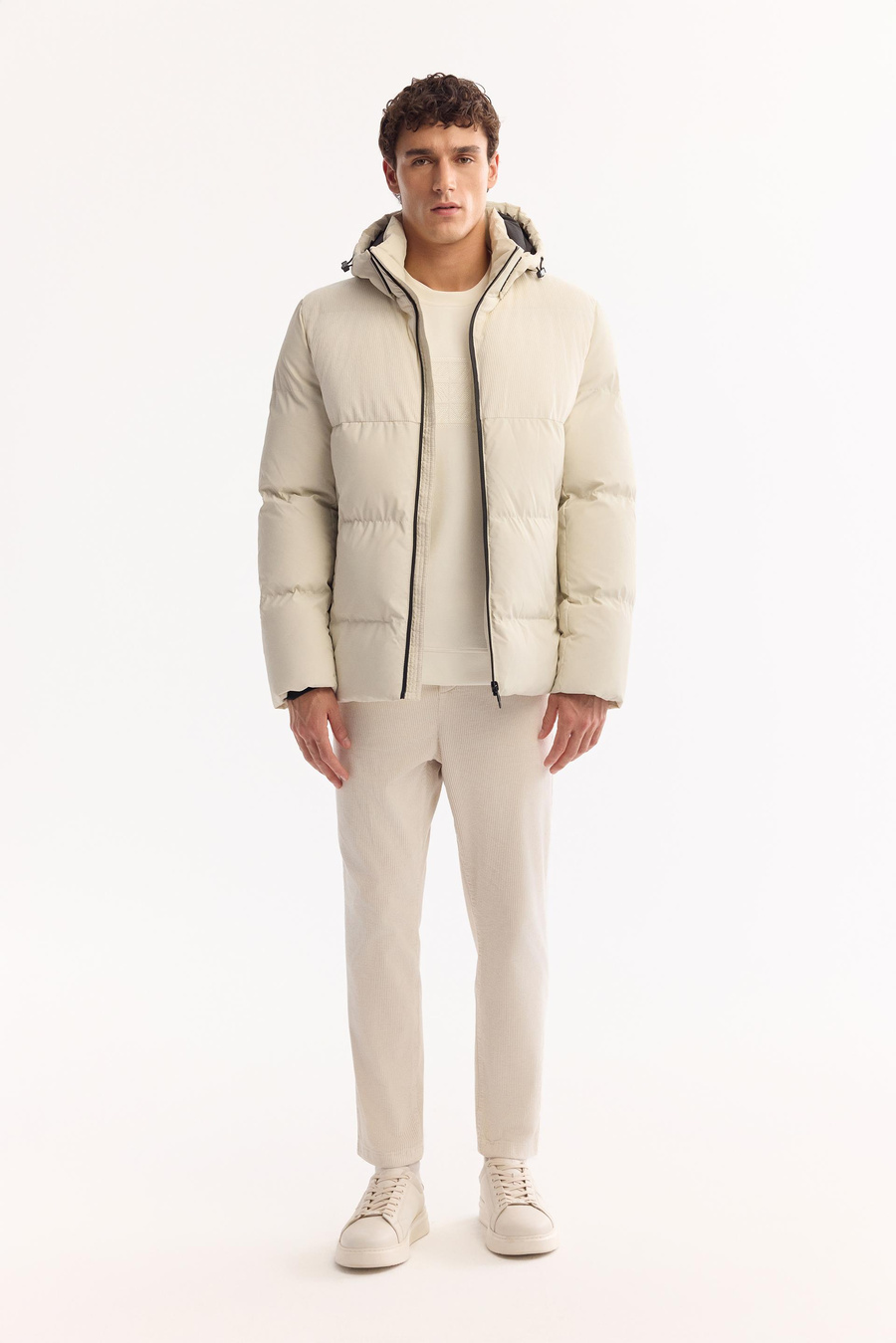 Ekru Kapitone Detaylı Kadife Elyaf Dolum Mont