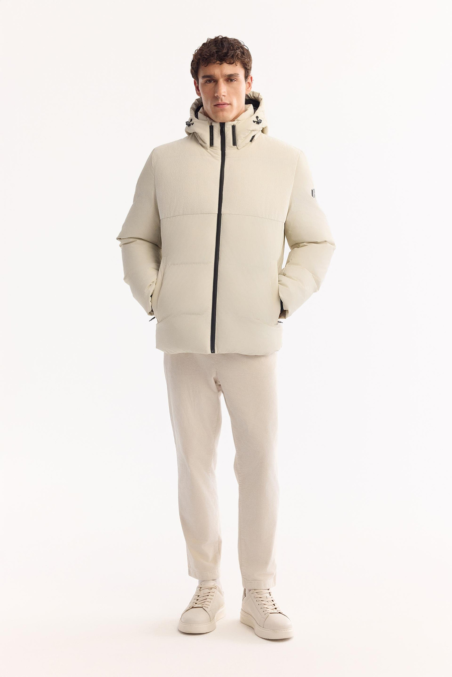 Ekru Kapitone Detaylı Kadife Elyaf Dolum Mont