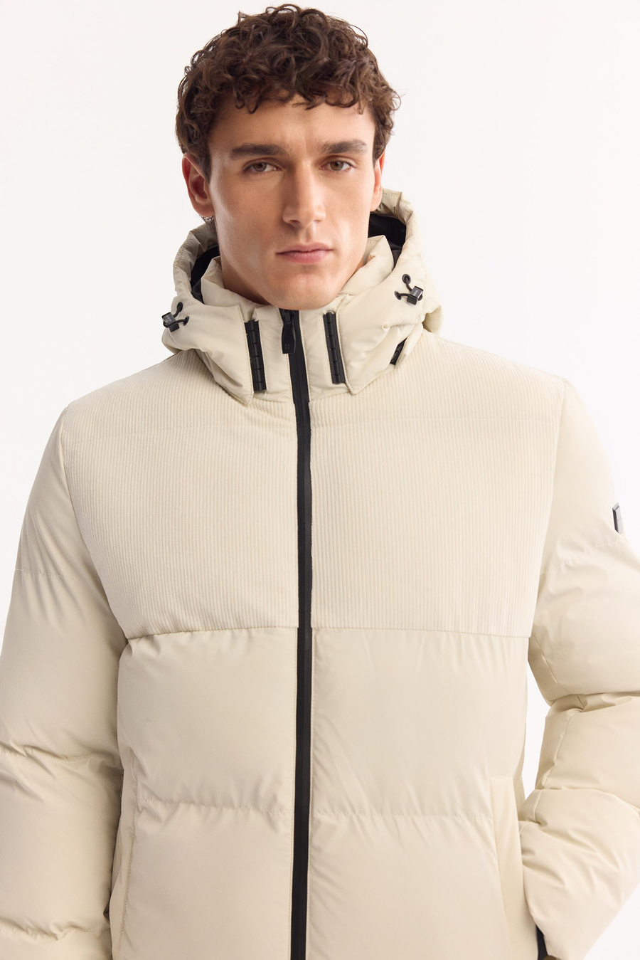 Ekru Kapitone Detaylı Kadife Elyaf Dolum Mont