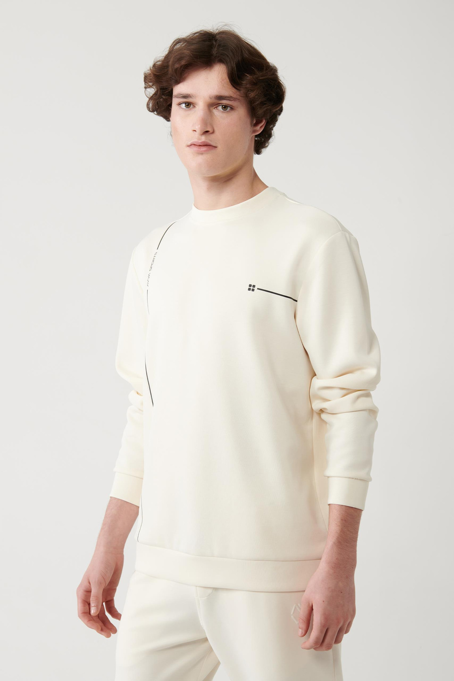 Ekru Soft Touch Bisiklet Yaka Baskılı Sweatshirt