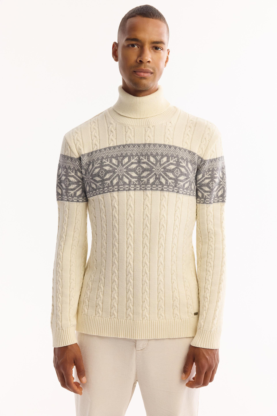 Ekru Tam Balıkçı Yaka Saç Örgü Önü Blok Renkli Desenli Kalın Soft Touch Kazak