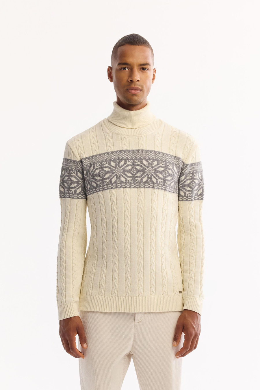 Ekru Tam Balıkçı Yaka Saç Örgü Önü Blok Renkli Desenli Kalın Soft Touch Kazak