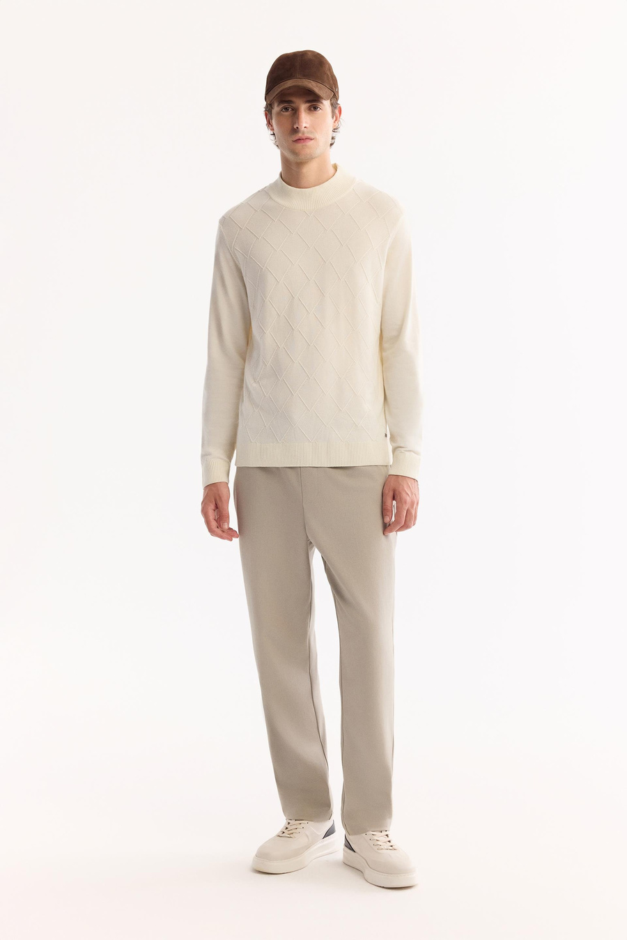 Ekru Yarım Balıkçı Yaka Ön Bedeni Jakarlı Shoft Touch Kazak