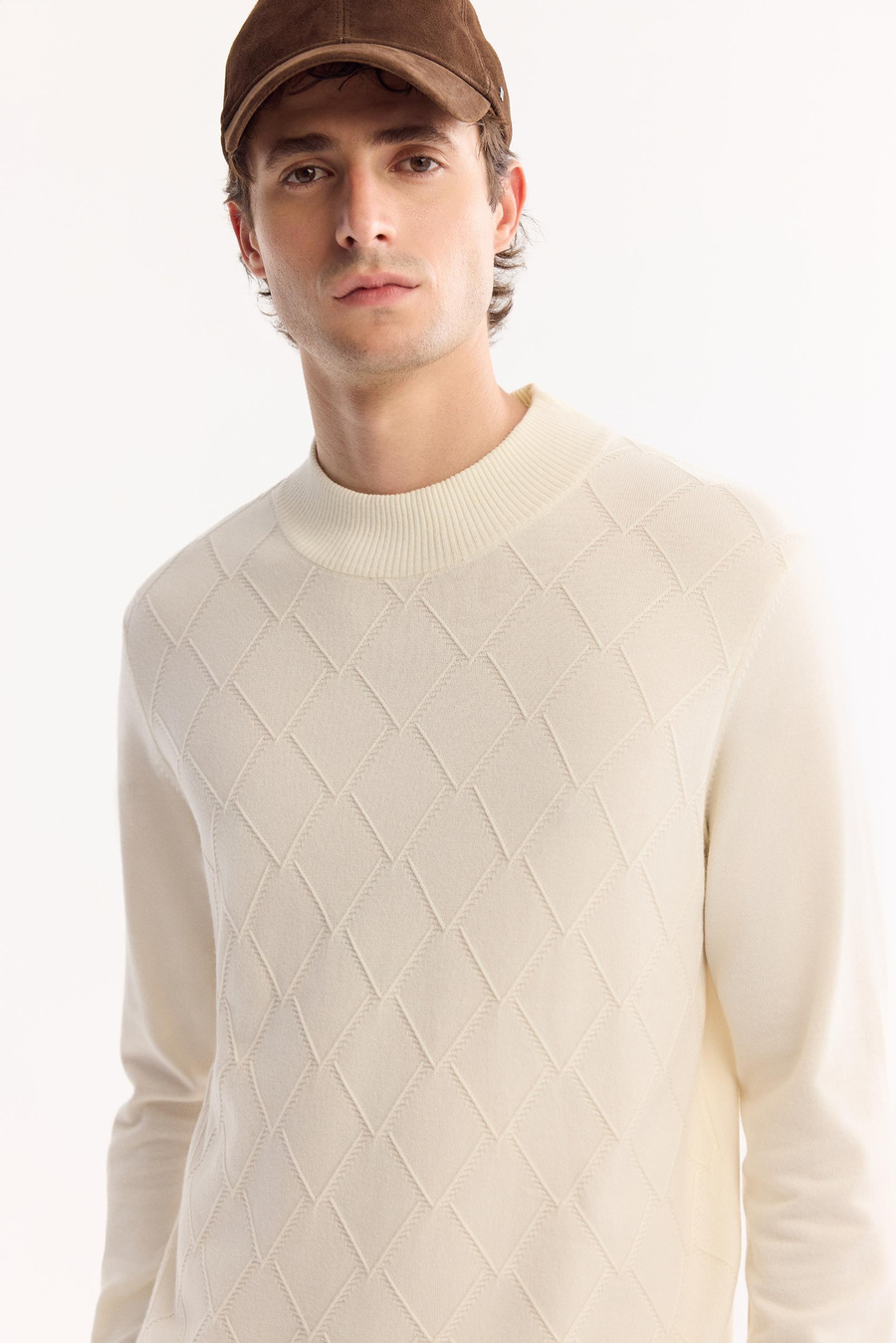 Ekru Yarım Balıkçı Yaka Ön Bedeni Jakarlı Shoft Touch Kazak