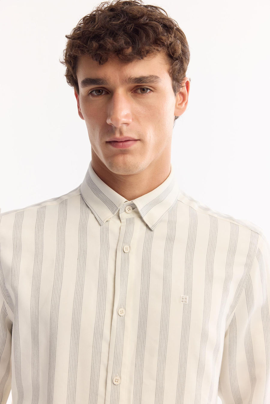 Gri Alttan Biritli Yaka Çizgili Comfort Fit Uzun Kollu Gömlek