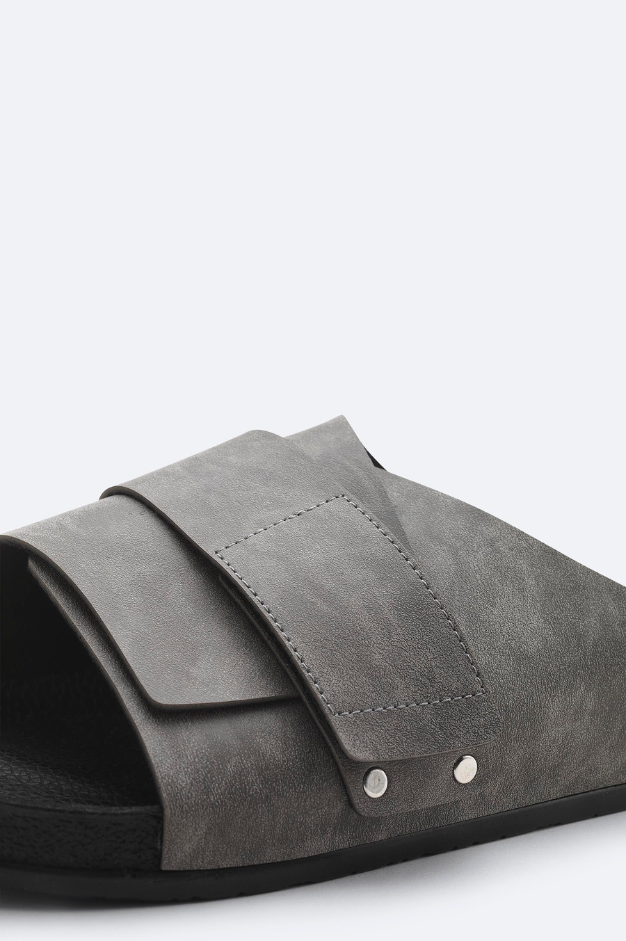 Gri Bantlı Sandalet