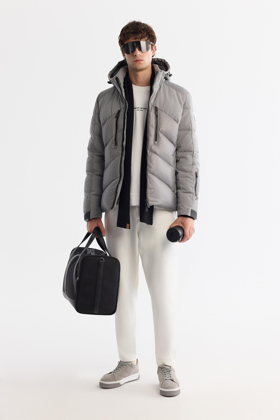 Gri Çıkma Kapüşonlu Yaka Rüzgar Geçirmez Taşıma Askılı Kaz Tüyü Mont