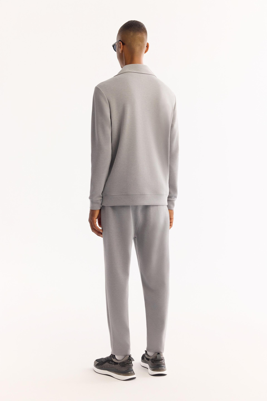 Gri Dik Yaka Fermuarlı Göğüs Gofre Baskı Logo Soft Touch Sweatshirt