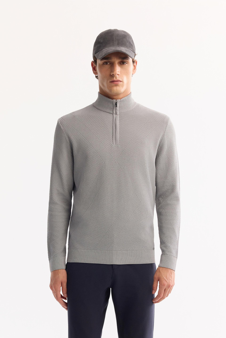 Gri Dik Yaka Fermuarlı Jakarlı Kazak