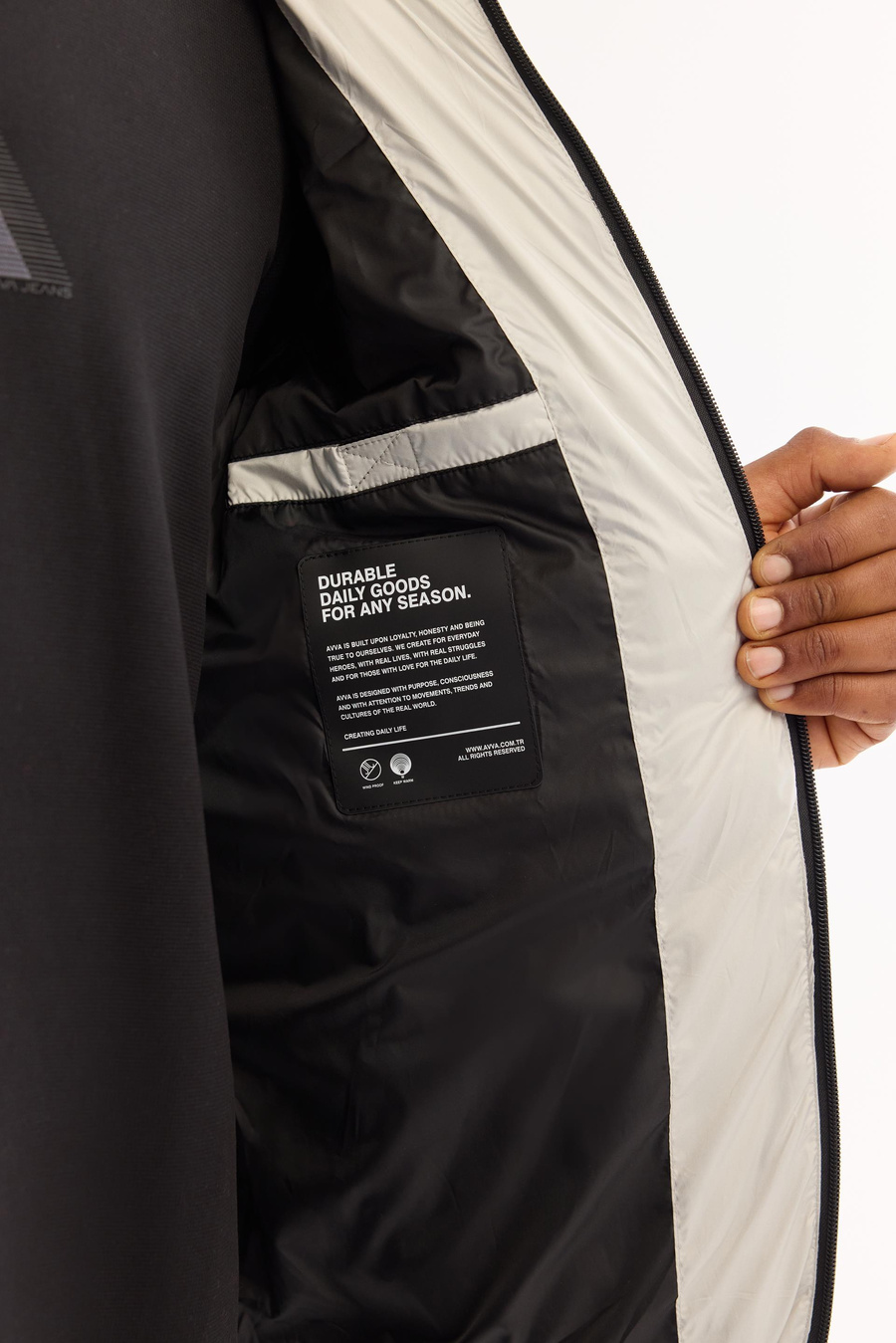 Gri Kapüşonlu Yaka Rüzgar Geçirmez Kol ve Sırtı Triko Detaylı Mont