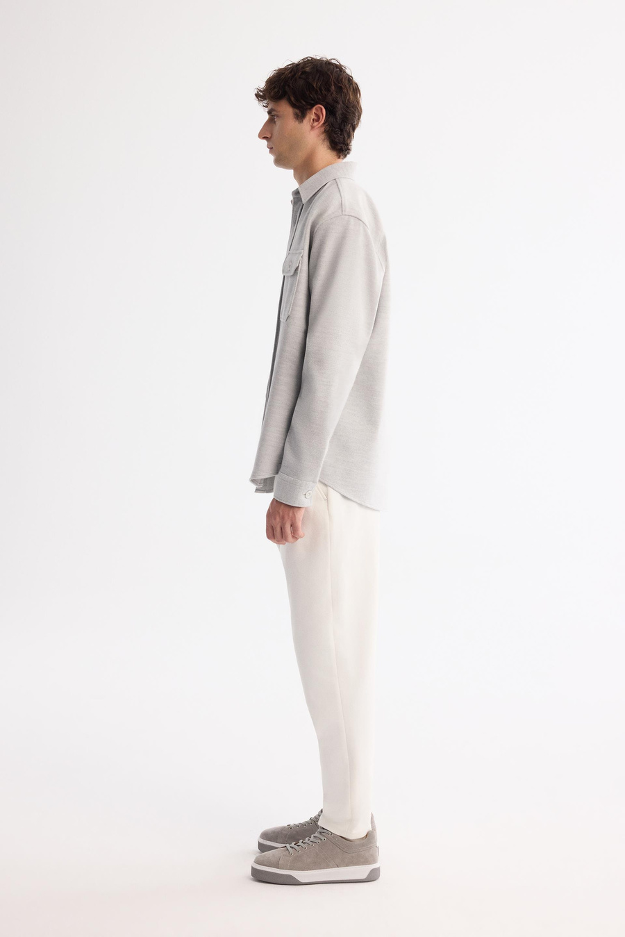 Gri Klasik Yaka Kaşe Çift Cep Kapaklı Comfort Fit Uzun Kol Gömlek Ceket