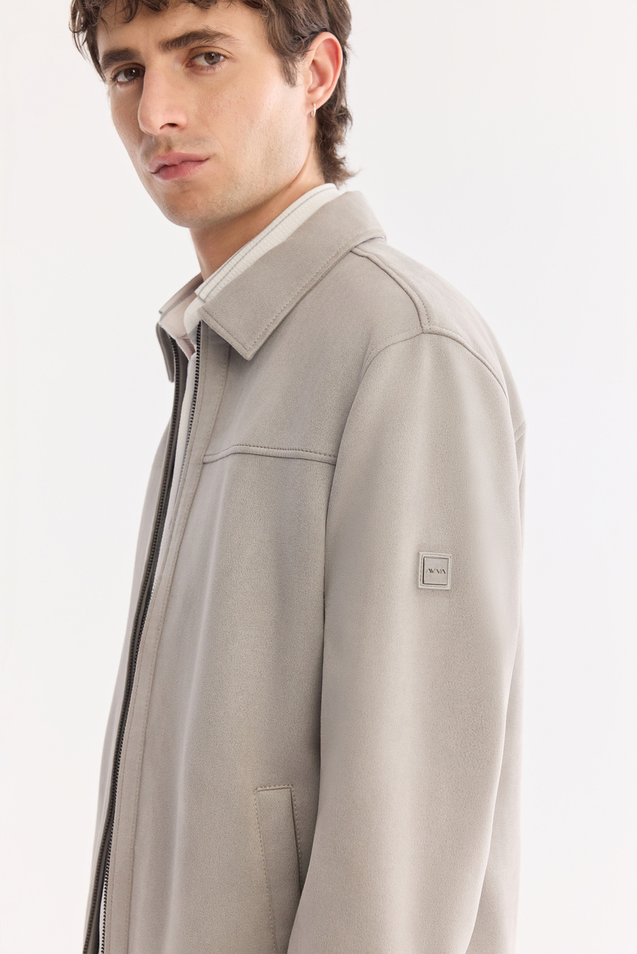 Gri Klasik Yakalı Fleto Cep Fermuarlı Süet Mont