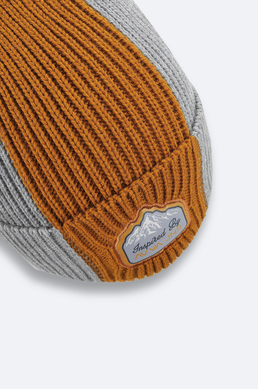 Gri Nakışlı Kenarlıklı Bere