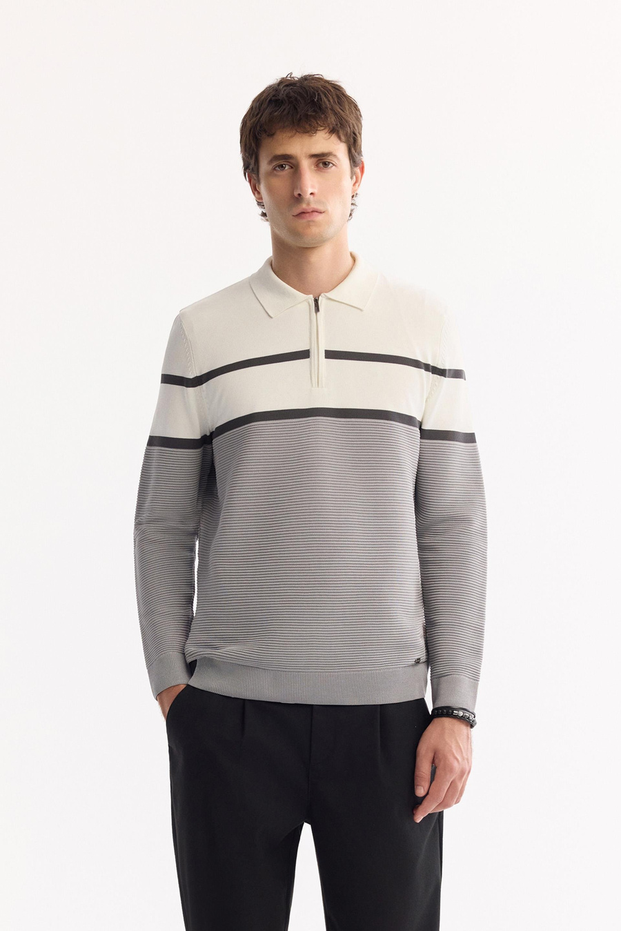 Gri Polo Yaka Fermuarlı Fiitil Örgü Detaylı Blok Renkli Kazak