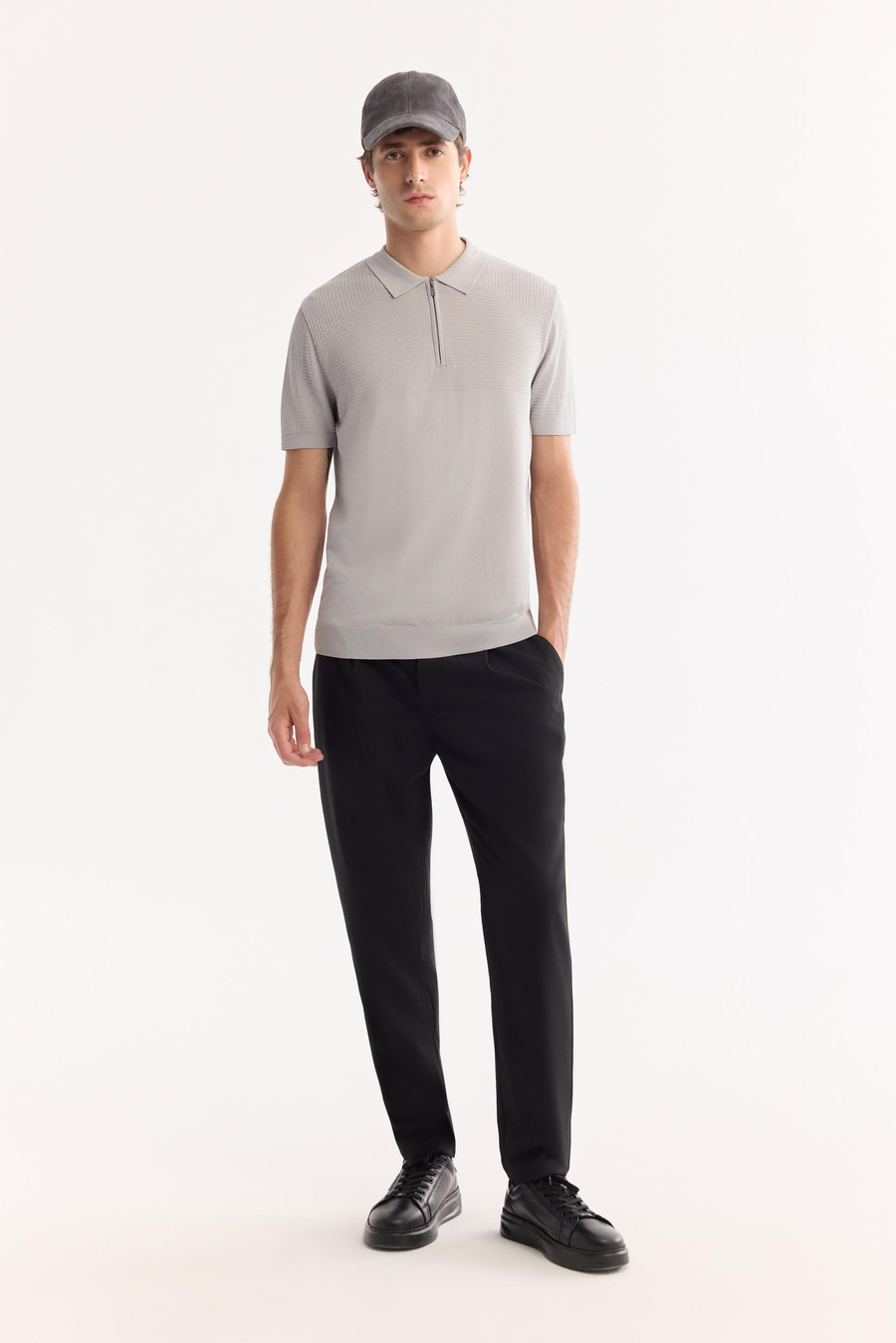 Gri Polo Yaka Fermuarlı Jakar Detaylı Rayon Triko T-shirt