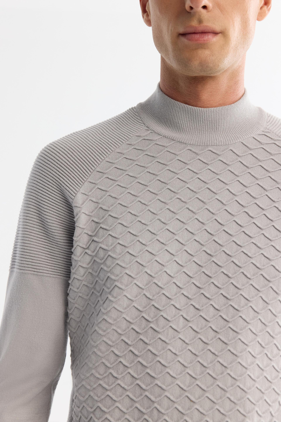 Gri Yarım Balıkçı Yaka Ön Bedeni Jakarlı Kazak