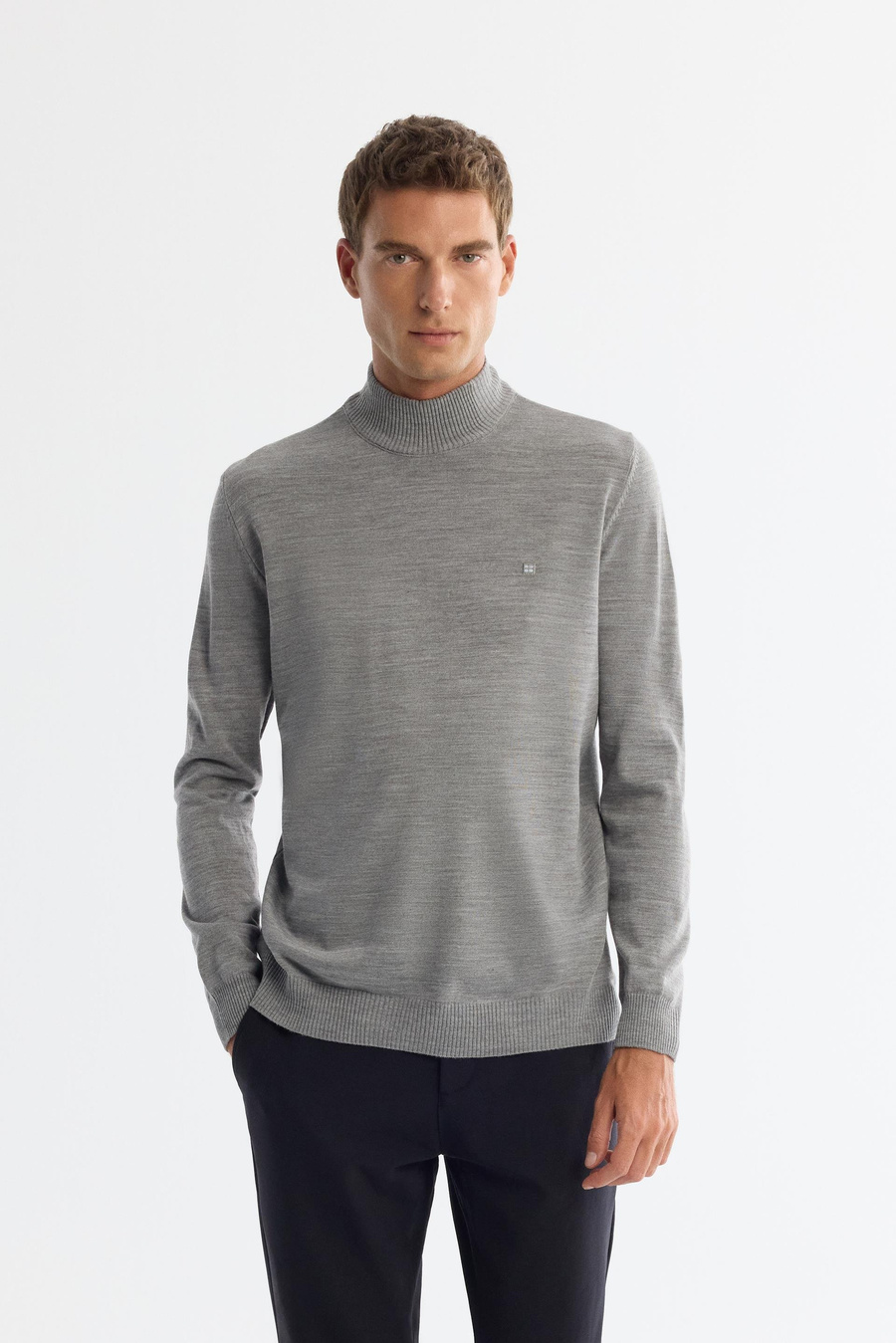 Gri Yarım Balıkçı Yaka Tüylenmeyen Triko Kazak