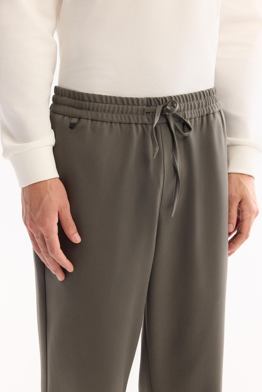 Haki Beli Lastikli Bağcıklı Relaxed Fit Pantolon