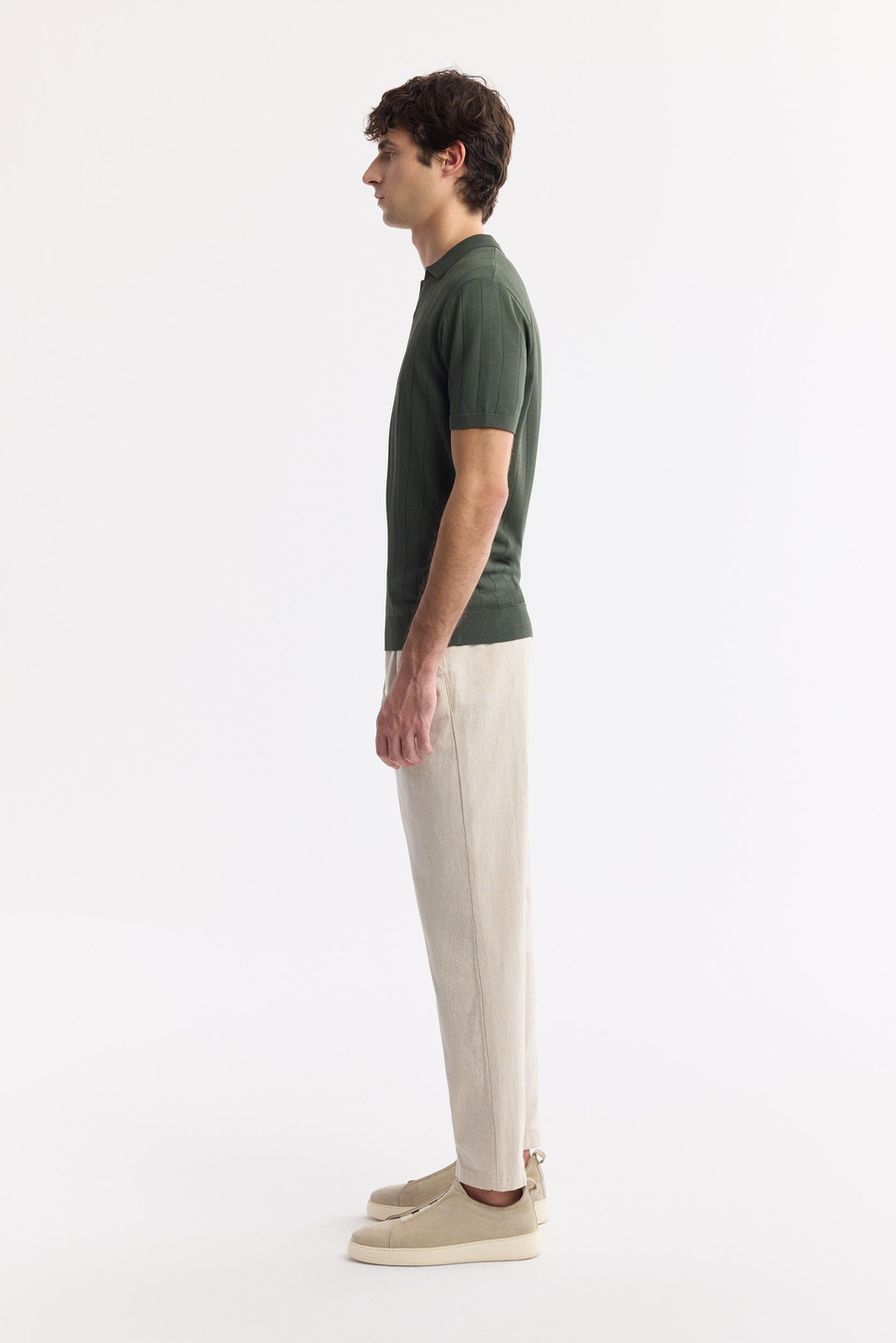 Haki Düğmesiz Polo Yaka Boyuna Ajur Desenli Rayon Triko T-shirt