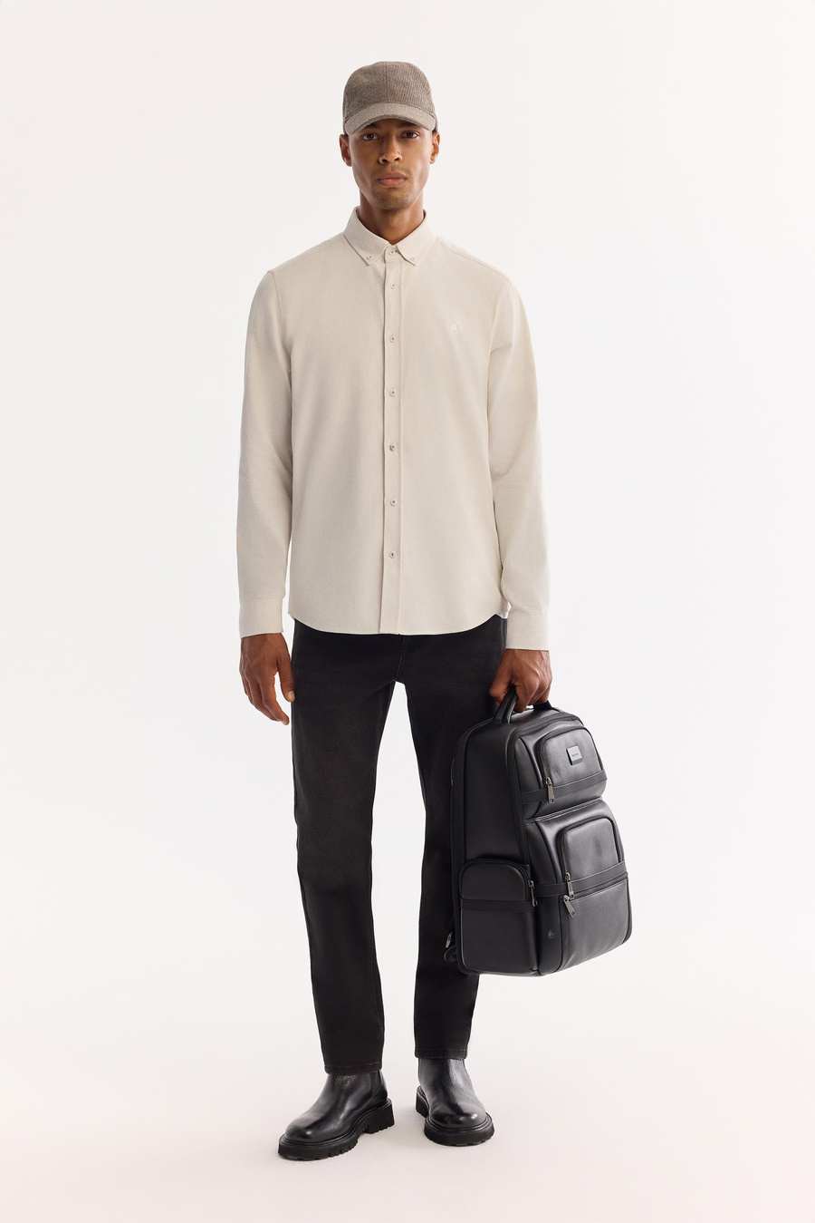 Kırık Beyaz Düğmeli Yaka Fitilli Kadife Pamuklu Regular Fit Gömlek