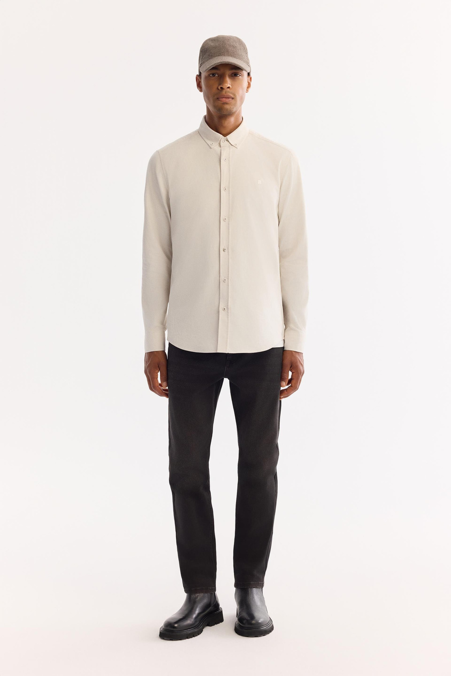 Kırık Beyaz Düğmeli Yaka Fitilli Kadife Pamuklu Regular Fit Gömlek