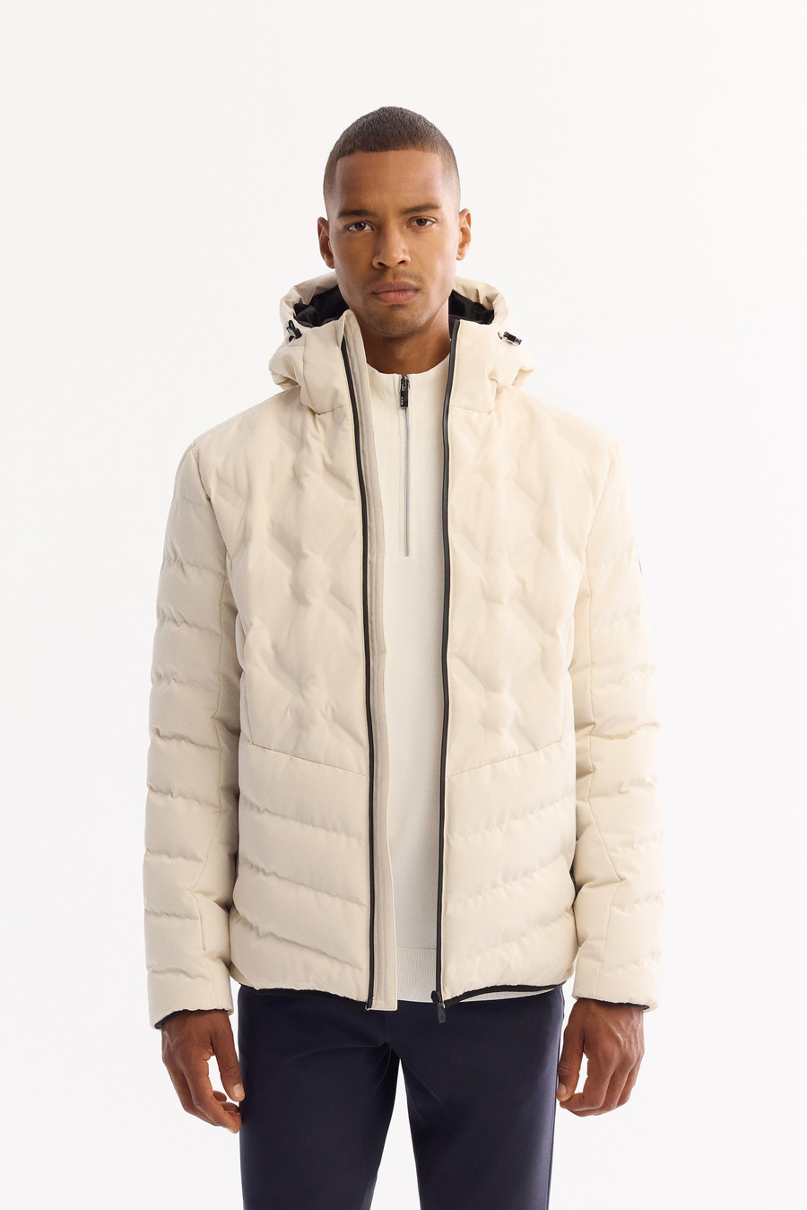 Kırık Beyaz Kapüşonlu Kapitone Detaylı Yapıştırma Mont