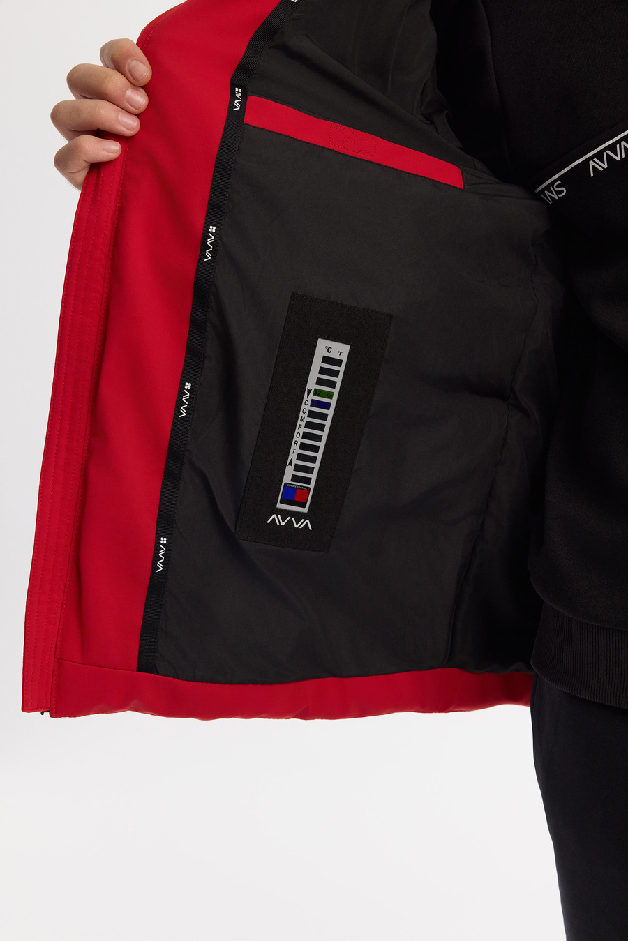 Kırmızı Çıkma Kapüşonlu Yaka Kaz Tüyü Su İtici Rüzgar Geçirmez Termometreli Şişme Mont