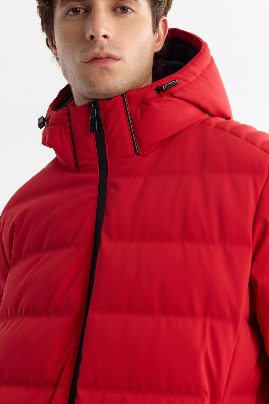 Kırmızı Çıkma Kapüşonlu Yaka Kaz Tüyü Su İtici Rüzgar Geçirmez Termometreli Şişme Mont